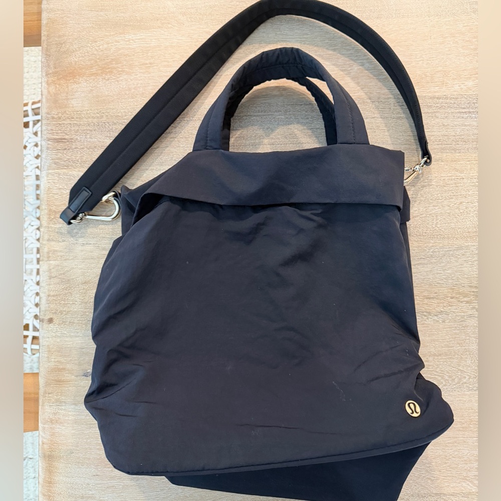 Lululemon On My Level Bag